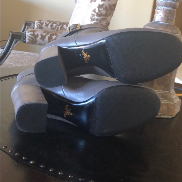 Prada Gray Leather Block-Heeled, Buckled Bootie.  Size 38-1/2 - Picture 4 of 10